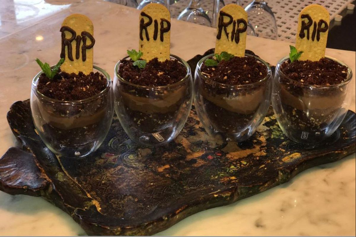 EM CLIMA DE HALLOWEEN, PLAZA  LOUNGE OFERECE SOBREMESA TEMÁTICA NO DIA DAS BRUXAS