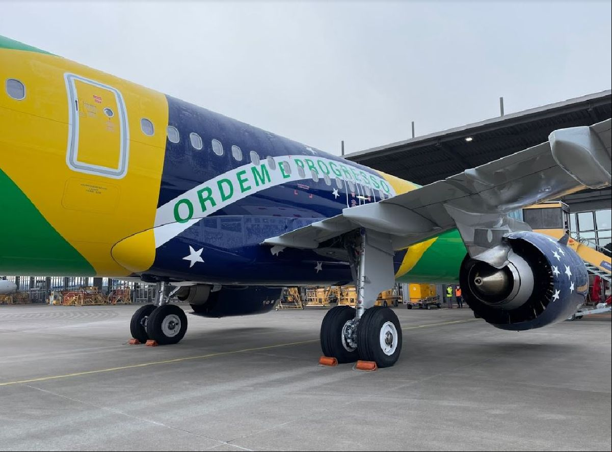 AZUL REFORÇA SUA FROTA E RECEBE NOVAS AERONAVES COM PINTURAS ESPECIAIS DA BANDEIRA BRASILEIRA