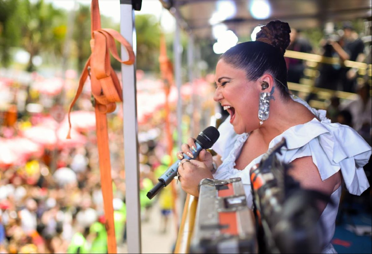 Maria Rita encanta público em sua estreia no carnaval de rua de São Paulo