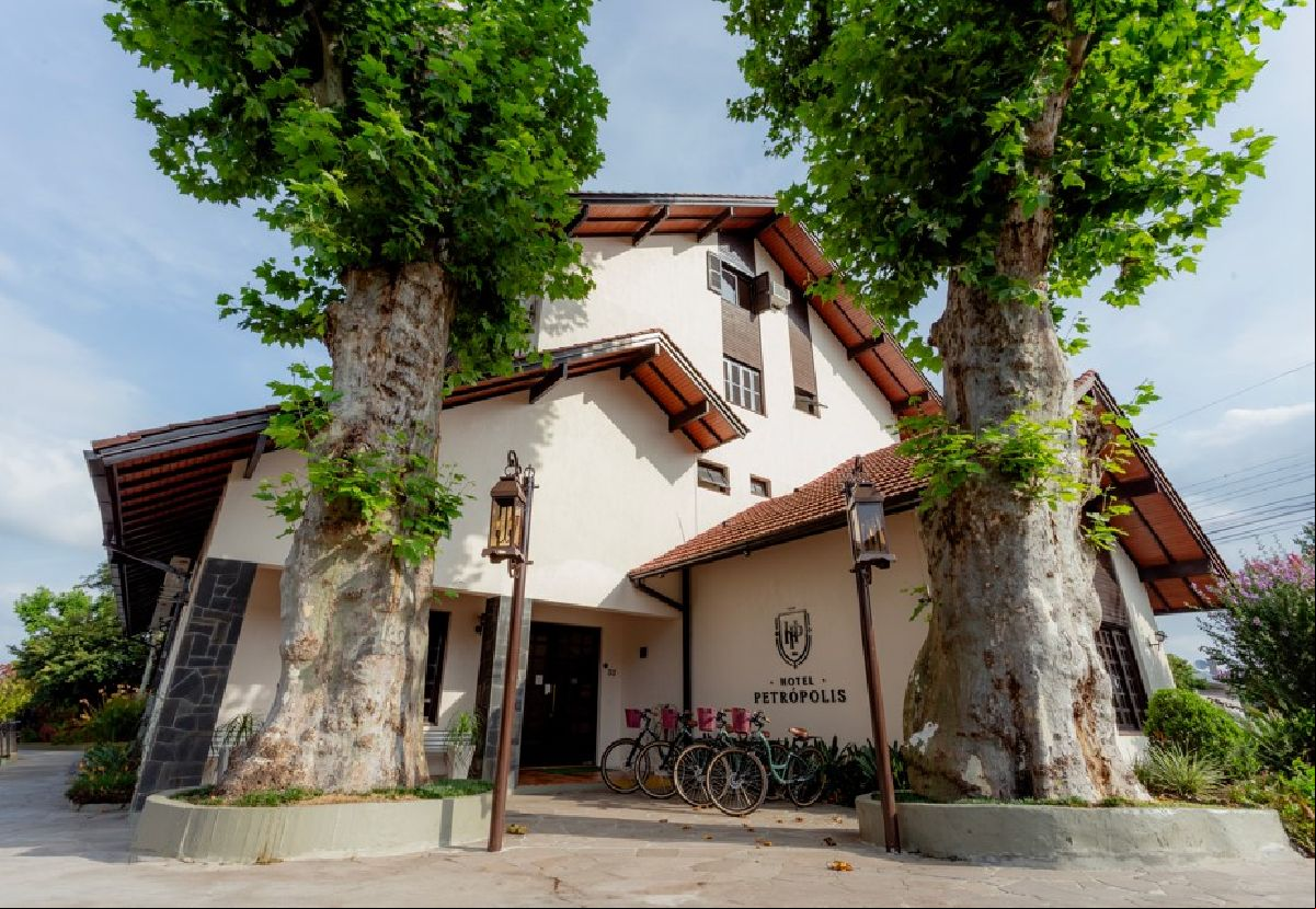 Hotel Petrópolis celebra alta temporada com atenção especial ao turismo familiar, em Nova Petrópolis